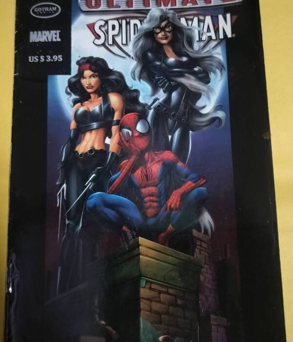 Cat Fight - "ultimate spider-man" - "gotham comics"- "issue no 31"